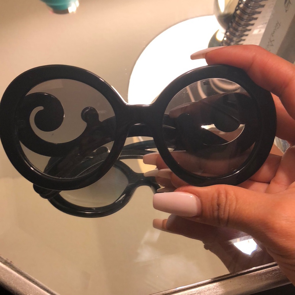 Prada spr 27N black round sunglasses. Authentic